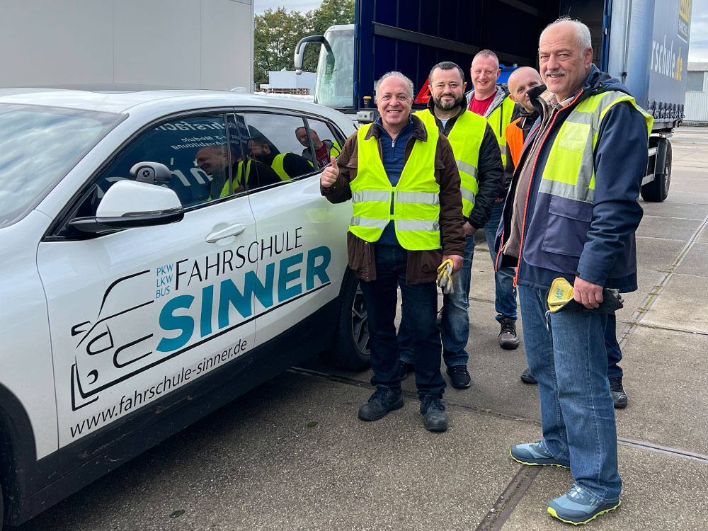 Fahrschule Sinner in Bergisch Gladbach (Paffrath) - LKW-Fahrerpruefung bestanden
